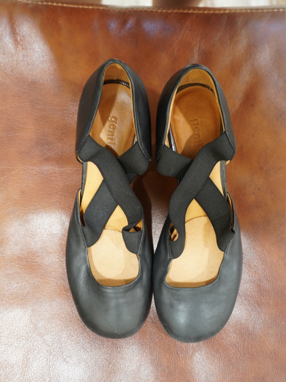 gentle souls Black leather Cross-Strap flats